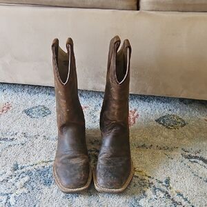 Brown CODY JAMES Cowboy Boots worn Once. Boys Size 4
